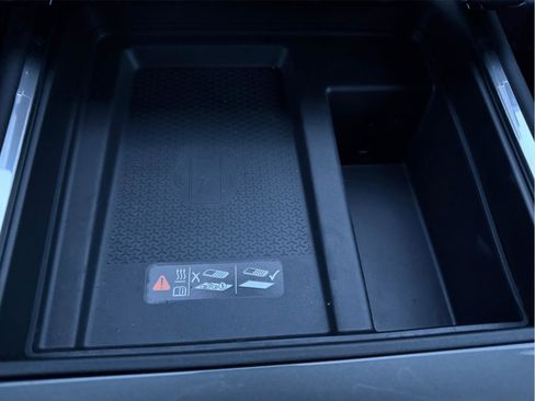 New 2026 GMC Acadia Elevation image 12