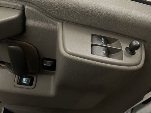 Used 2024 GMC Savana 2500 w/ Driver Convenience Package image 15