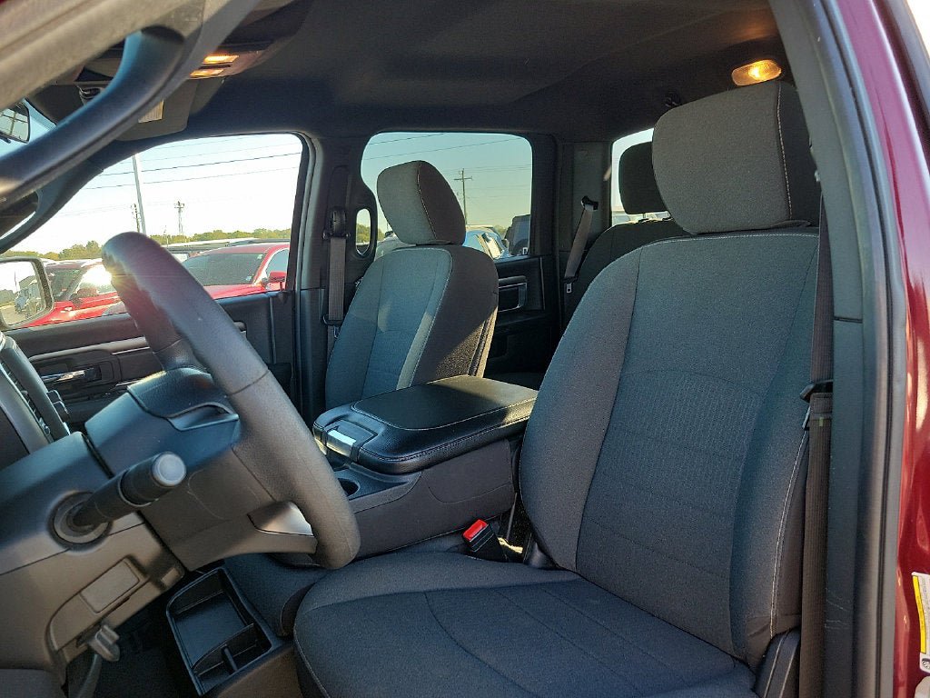 Used 2024 RAM 1500 Warlock AWD/4WD image 11