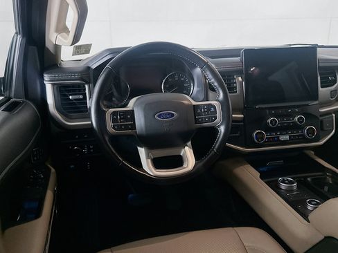 Used 2024 Ford Expedition Max XLT image 18