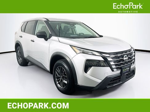 Used 2024 Nissan Rogue S FWD image 1