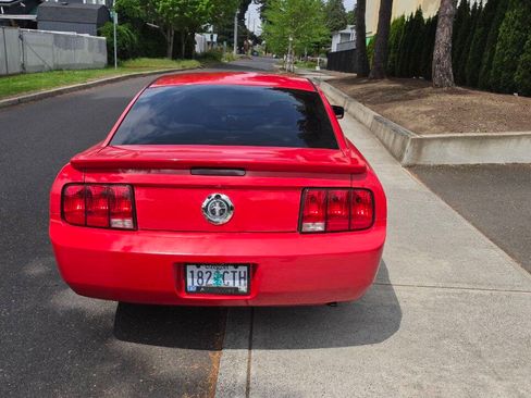 Used 2007 Ford Mustang Coupe RWD image 6