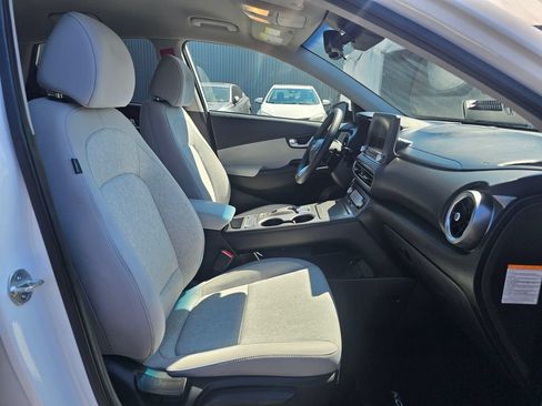 Used 2023 Hyundai Kona SE FWD image 10