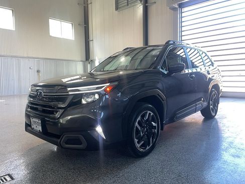 Used 2025 Subaru Forester Limited image 3