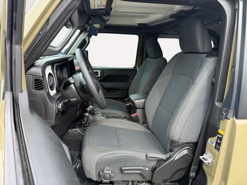 Used 2025 Jeep Wrangler Sport AWD/4WD image 6