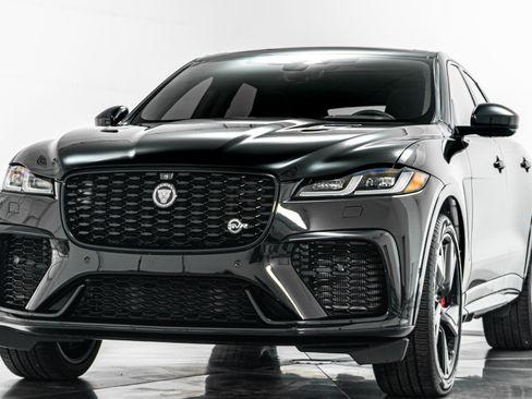 Used 2023 Jaguar F-PACE SVR image 5