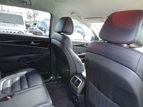 Used 2016 Kia Sorento EX FWD image 17