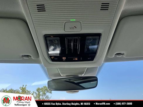 Used 2025 Volkswagen Tiguan SE w/ Panoramic Sunroof Package AWD/4WD image 32