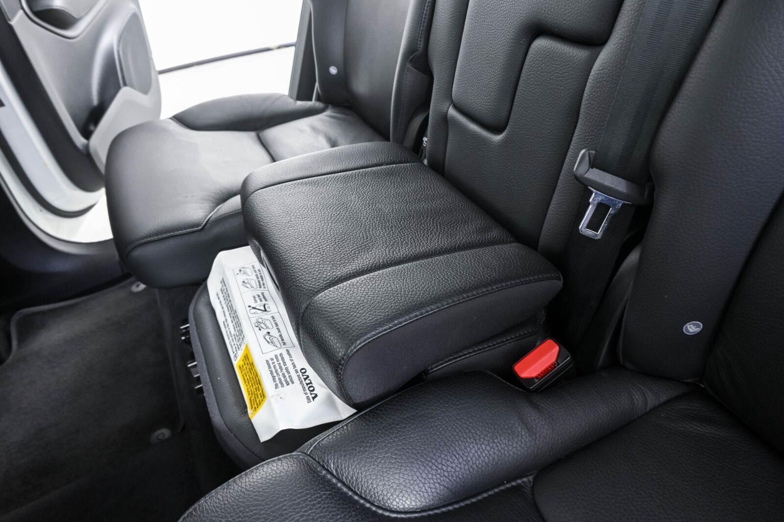 Certified 2023 Volvo XC90 B6 Plus AWD/4WD image 21