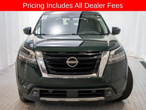 Used 2022 Nissan Pathfinder Platinum w/ Cargo Package AWD/4WD image 2