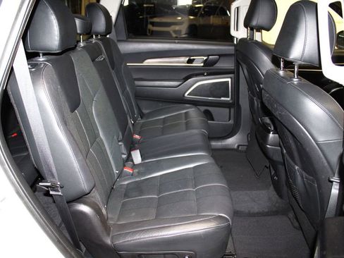 Used 2020 Kia Telluride EX image 35