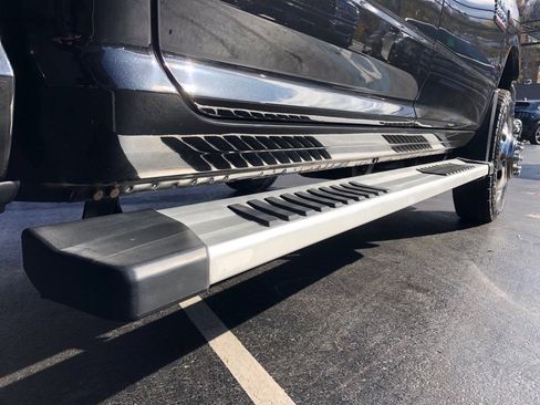 Used 2018 RAM 3500 Tradesman w/ Chrome Appearance Group image 15