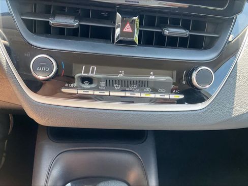 Used 2025 Toyota Corolla LE FWD image 29