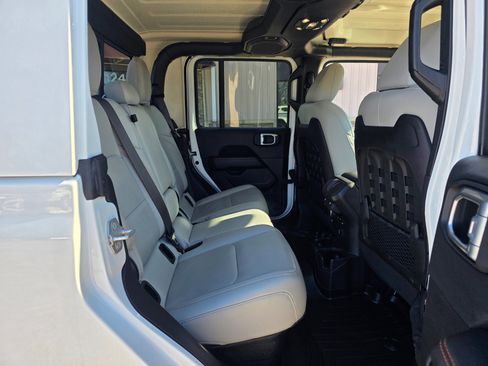 Used 2021 Jeep Gladiator Mojave image 23