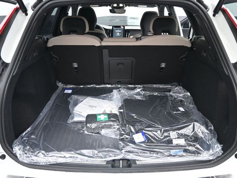 New 2026 Volvo XC60 B5 Plus w/ Protection Package Premier AWD/4WD image 18