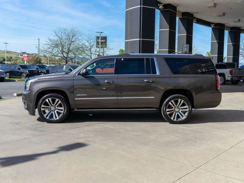 Used 2019 GMC Yukon XL Denali w/ Denali Ultimate Package AWD/4WD image 4