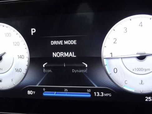 Used 2023 Hyundai Elantra SEL w/ Convenience Package FWD image 18