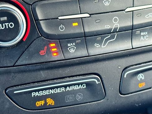 Used 2019 Ford Escape SE image 10