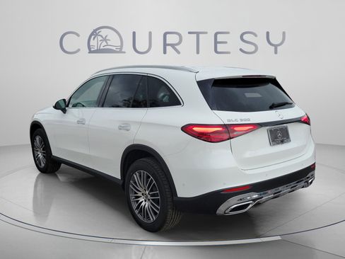 Certified 2026 Mercedes-Benz GLC 300 image 2