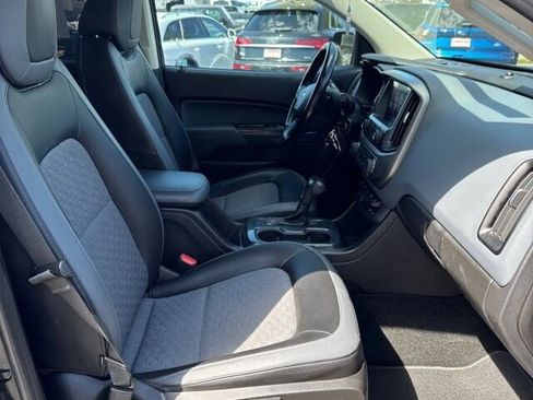 Used 2017 Chevrolet Colorado Z71 AWD/4WD image 18
