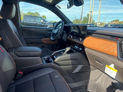 New 2026 GMC Canyon AT4 image 10