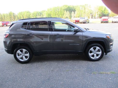 Used 2020 Jeep Compass Latitude w/ Cold Weather Group AWD/4WD image 10