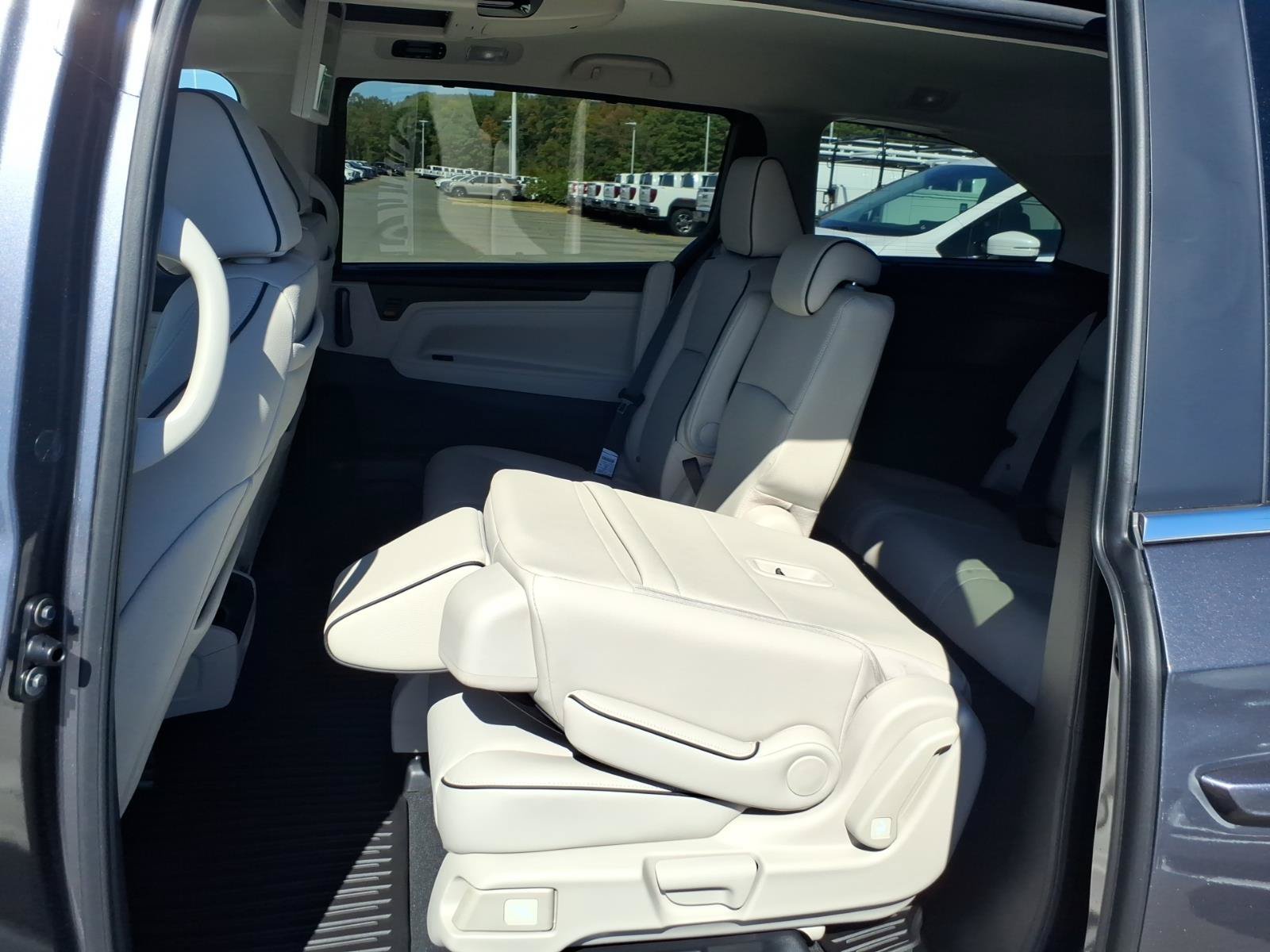 New 2027 Honda Odyssey Touring image 8