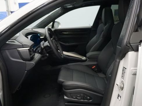 New 2026 Porsche Macan Turbo Electric image 23