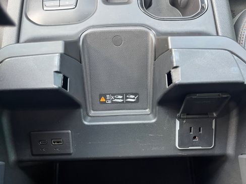 Used 2024 GMC Sierra 2500 AT4 w/ AT4 Premium Plus Package AWD/4WD image 17
