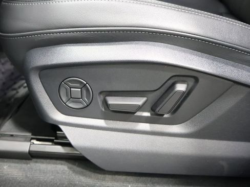 Used 2025 Audi Q8 Premium Plus w/ Premium Plus Package AWD/4WD image 14