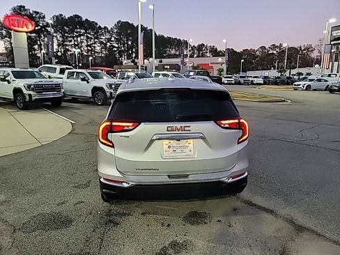 Used 2019 GMC Terrain SLT image 6