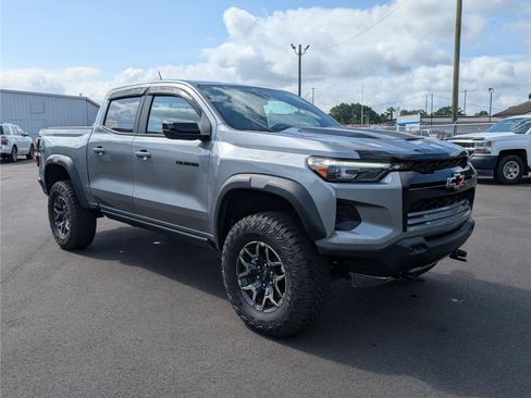 Used 2024 Chevrolet Colorado ZR2 w/ ZR2 Convenience Package III AWD/4WD image 7