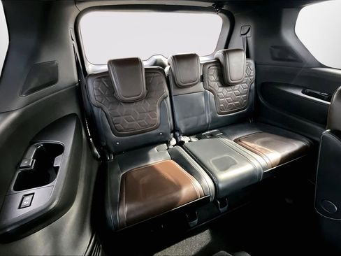 Used 2025 Nissan Armada Platinum Reserve AWD/4WD image 25