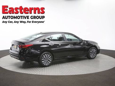 Used 2023 Nissan Altima 2.5 SV w/ SV Premium Package AWD/4WD image 43