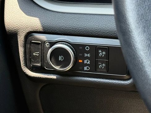 Used 2023 Ford Explorer XLT w/ Equipment Group 202A AWD/4WD image 16
