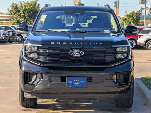 New 2025 Ford Expedition Active image 7