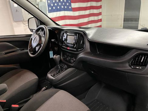 Used 2020 RAM ProMaster City Tradesman FWD image 11