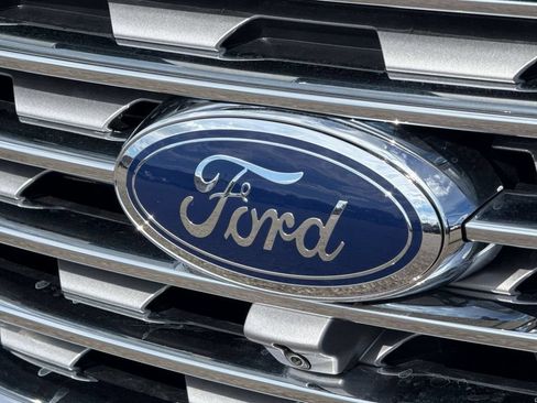 Used 2024 Ford Edge Titanium w/ Equipment Group 301A AWD/4WD image 9