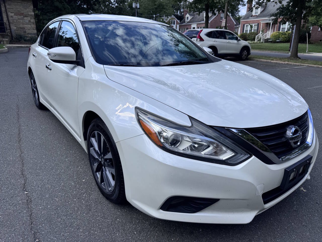 Used 2016 Nissan Altima 2.5 SV w/ Convenience Package FWD image 7