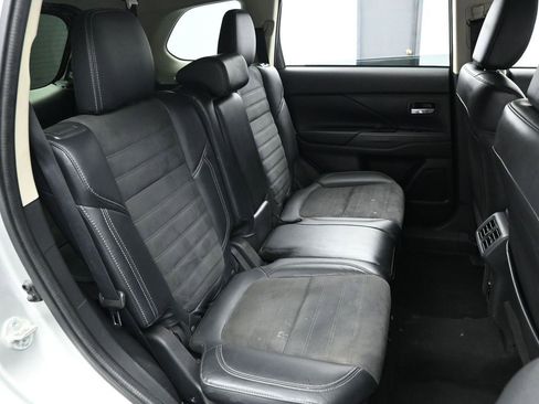 Used 2020 Mitsubishi Outlander SEL image 18