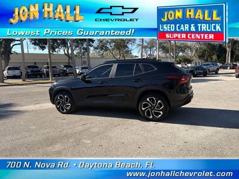 Used 2025 Chevrolet Trax RS w/ Sunroof Package image 5