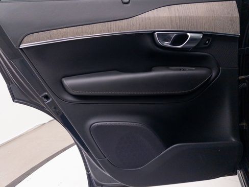 Used 2022 Volvo XC90 T8 Inscription w/ Advanced Package image 35