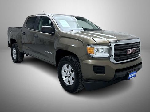 Used 2015 GMC Canyon 2WD Crew Cab w/ Convenience Package image 3
