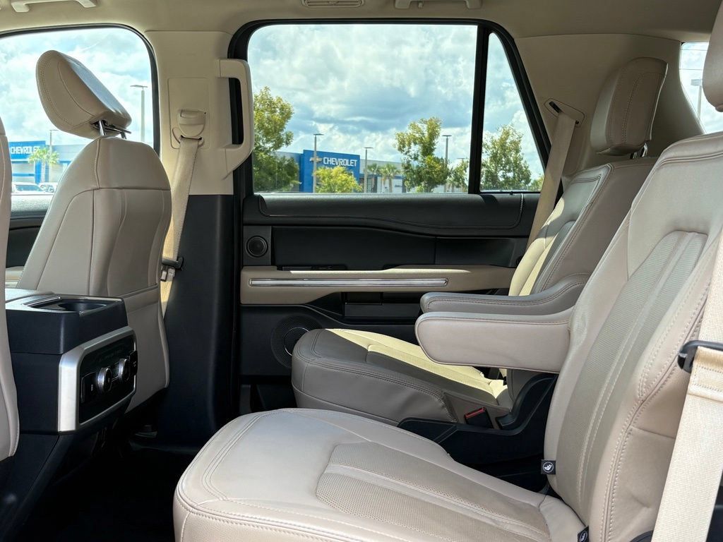 Used 2024 Ford Expedition Limited AWD/4WD image 14