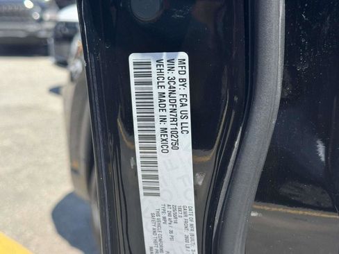 Used 2024 Jeep Compass Latitude AWD/4WD image 32