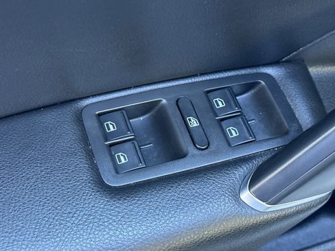 Used 2020 Volkswagen Passat 2.0T SE image 12