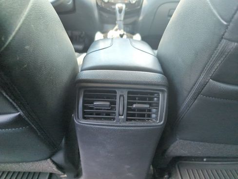 Used 2019 Nissan Rogue SL w/ Premium Package FWD image 23