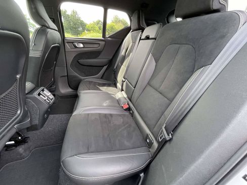 Used 2020 Volvo XC40 T5 R-Design w/ Protection Package Premier AWD/4WD image 13