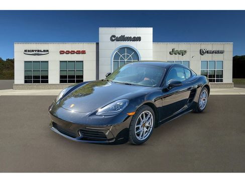 Used 2023 Porsche 718 Cayman RWD image 7