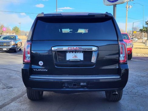 Used 2016 GMC Yukon Denali image 8